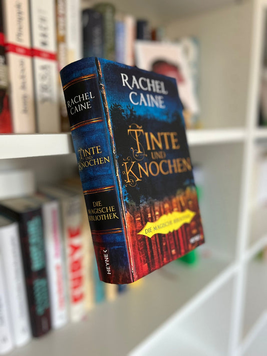 Schwebender Bücherpräsenter fürs Regal